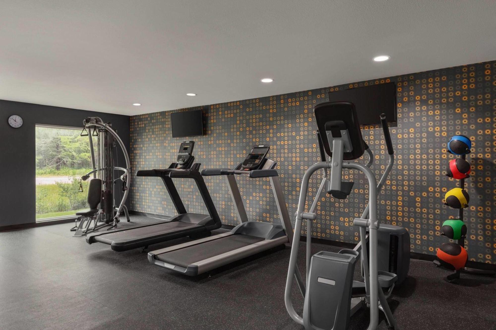 La Quinta Inn & Suites By Wyndham Peru Starved Rock St Park Exterior foto