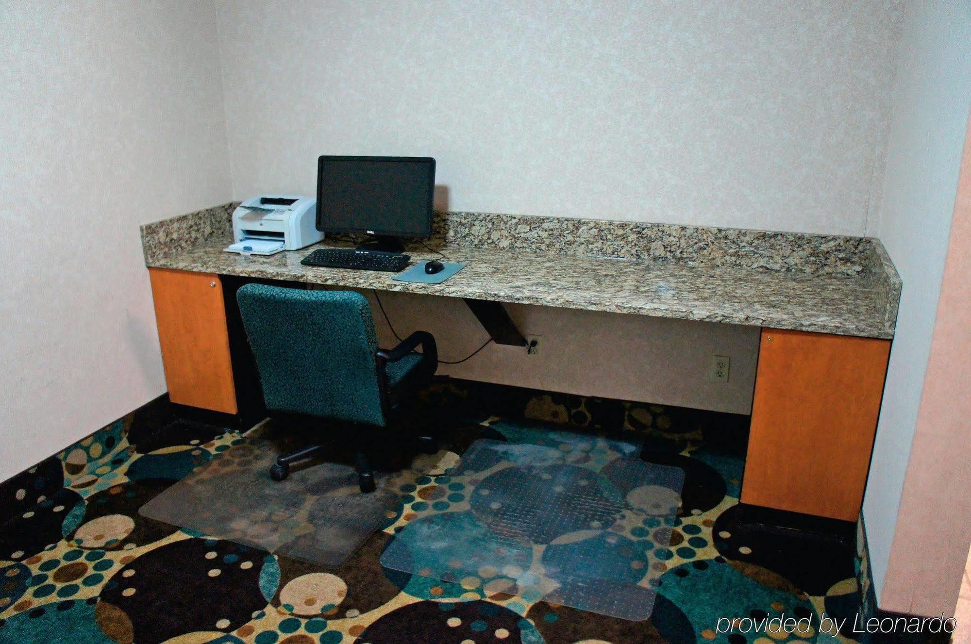 La Quinta Inn & Suites By Wyndham Peru Starved Rock St Park Exterior foto
