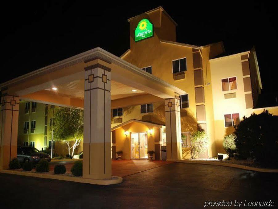 La Quinta Inn & Suites By Wyndham Peru Starved Rock St Park Exterior foto